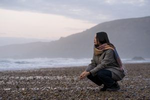 Portada sobre el duelo. Mujer mirando al infinito. Facilitada por iStock.